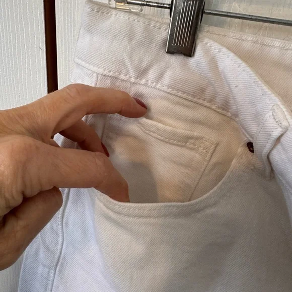 Old Navy Women's Classic High Rise OG White Jean Shorts Size 12 Button Fly NWTS - Picture 7 of 13